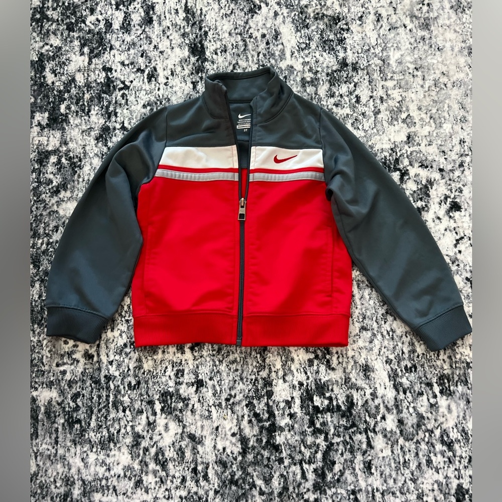 Nike Kids Jacket in Red and Gray‎ 3T